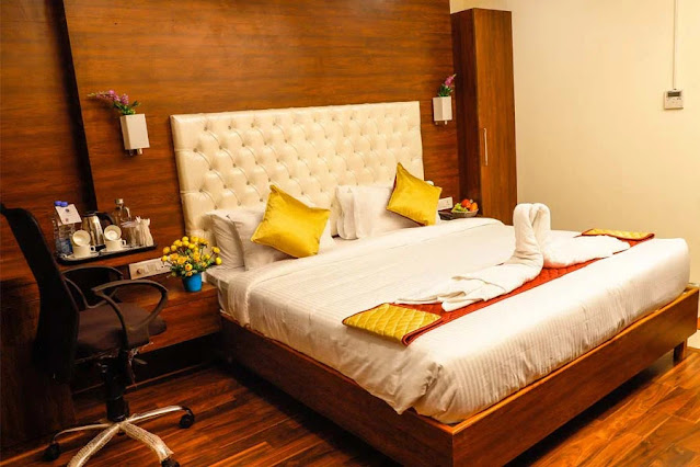 Accommodation Near Durga Gudi Vijayawada | AC Rooms